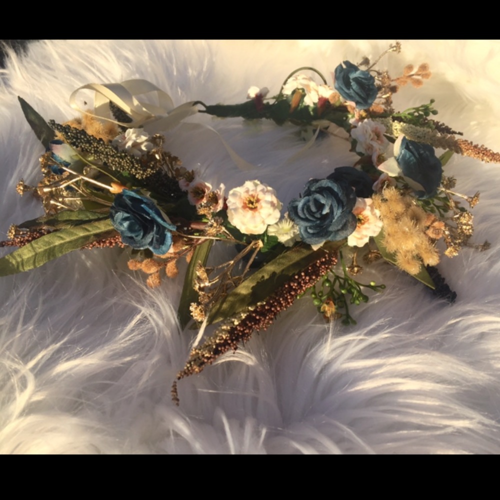 Photo prop adjustable blue and gold floral crown